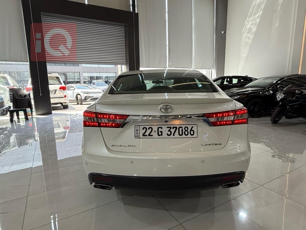 تويوتا أفالون